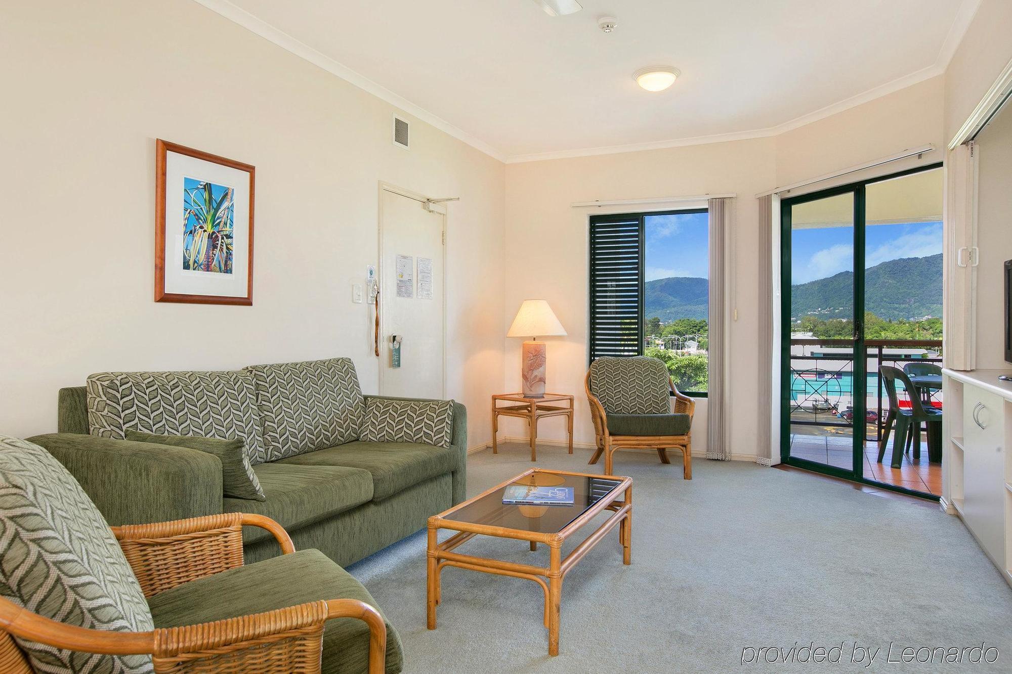 Tropic Towers Apartments Cairns Extérieur photo