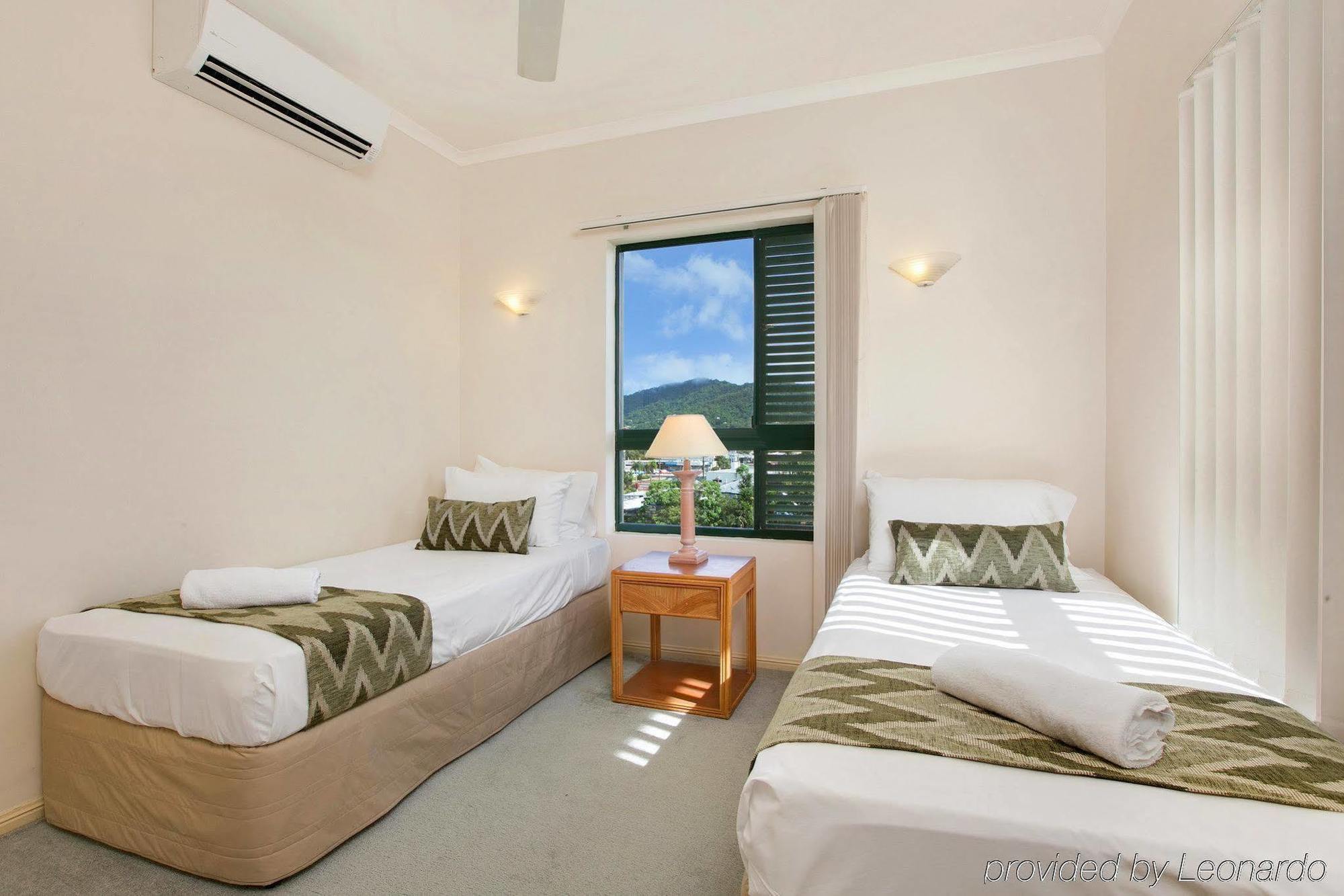 Tropic Towers Apartments Cairns Extérieur photo