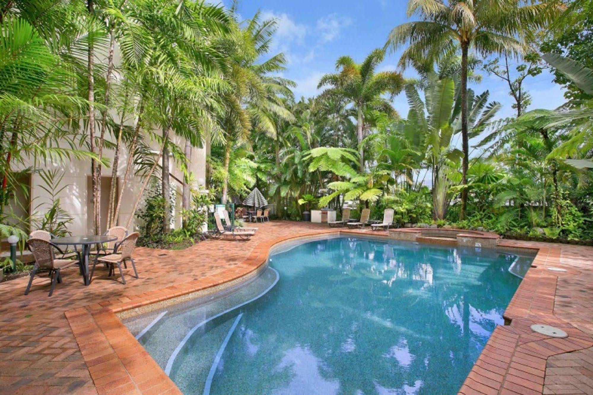 Tropic Towers Apartments Cairns Extérieur photo